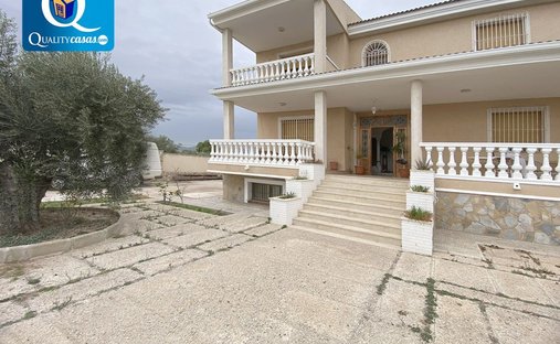 Villa in Mutxamel, Valencian Community, Spain 1