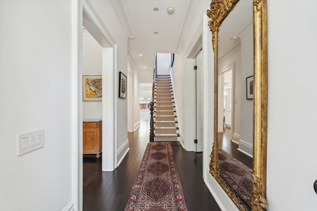 House in Toronto, Ontario, Canada 3 - 15647997