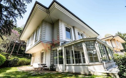 House in İstanbul, İstanbul, Turkey 1