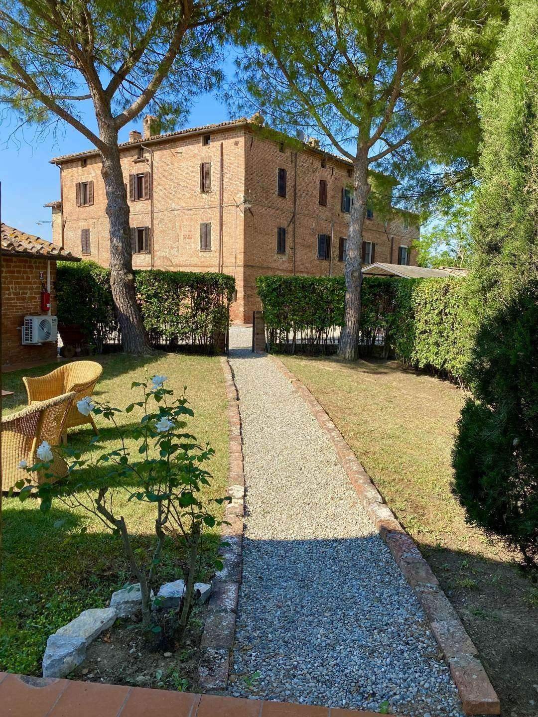 Castiglione del Lago, Umbria, Italy 2 - 15649370