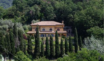 Villa in Carrara, Tuscany, Italy 1