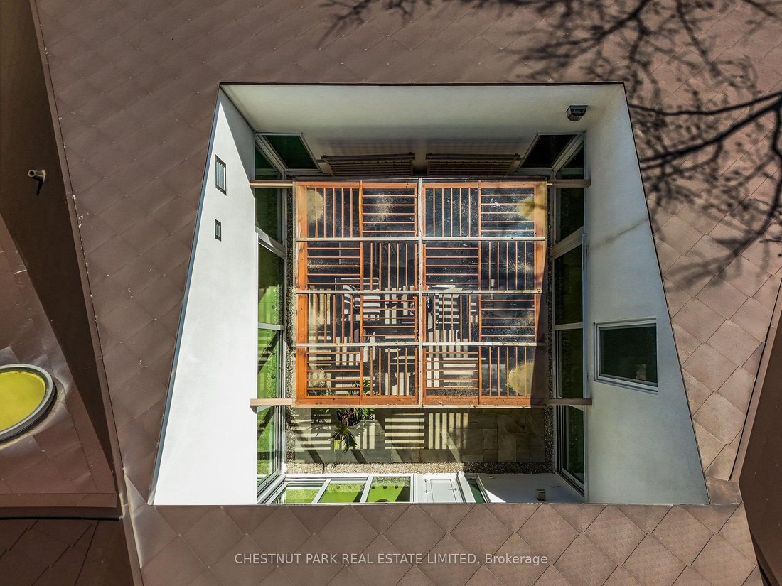 House in Burlington, Ontario, Canada 3 - 15483030