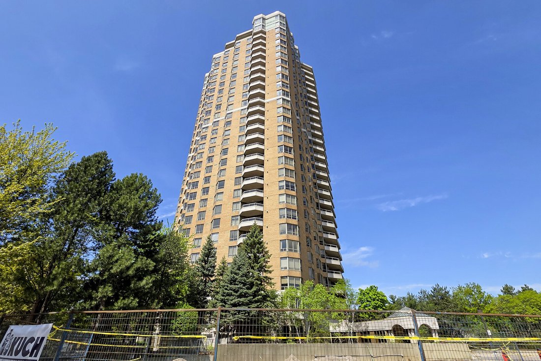 Condo in Toronto, Ontario, Canada 1 - 15652303