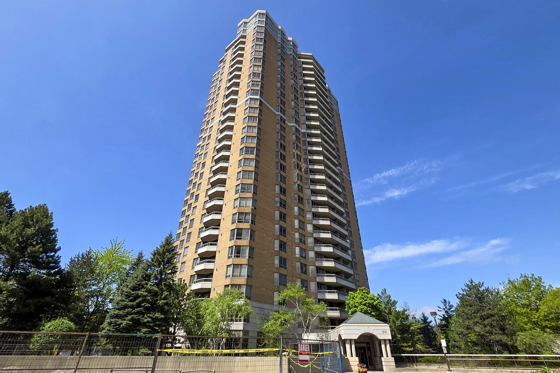 Condo in Toronto, Ontario, Canada 2 - 15652303