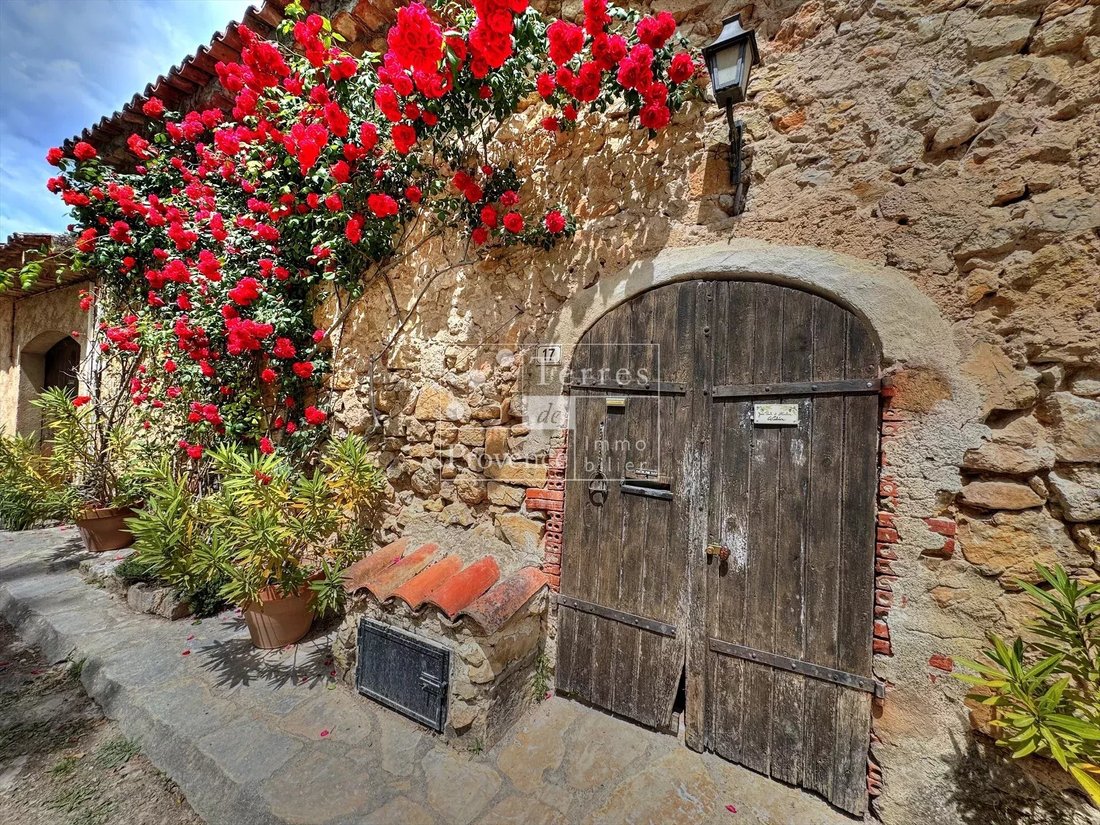 House in Entrecasteaux, Provence-Alpes-Côte d'Azur, France 2 - 15644103