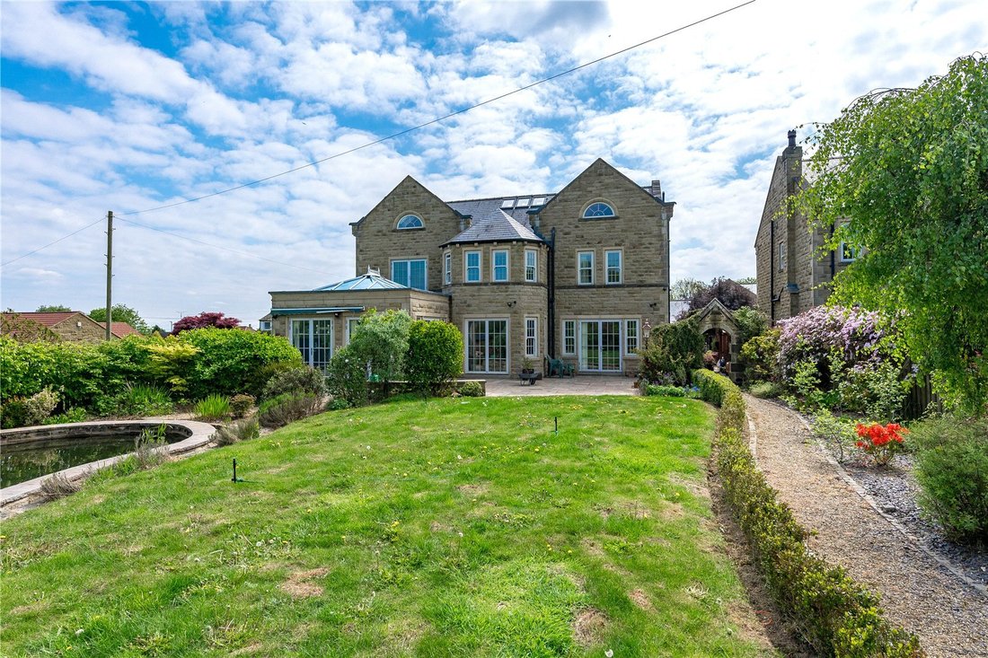House in Drighlington, England 1 - 15644988