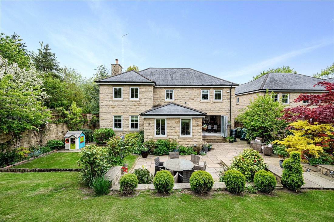 House in Weetwood, Leeds, England 1 - 15644974