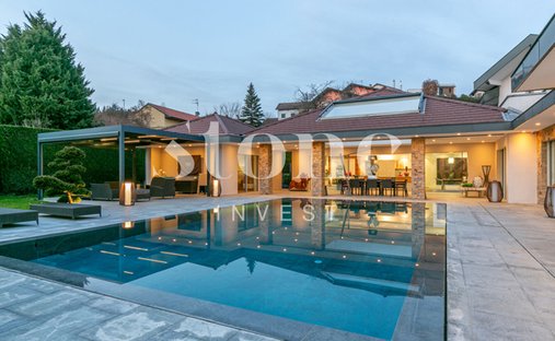 Villa in Est, Ville-la-Grand, France 1