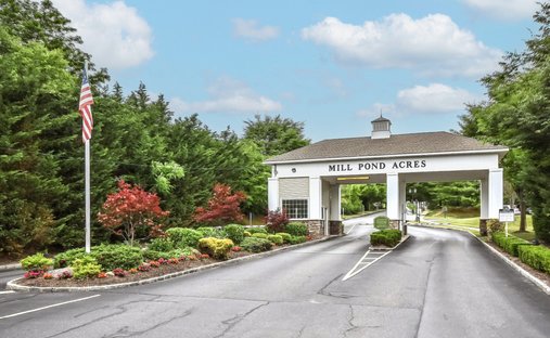 Condo in Port Washington, New York, United States 1
