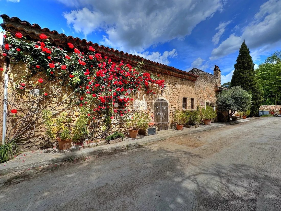 House in Entrecasteaux, Provence-Alpes-Côte d'Azur, France 1 - 15644103