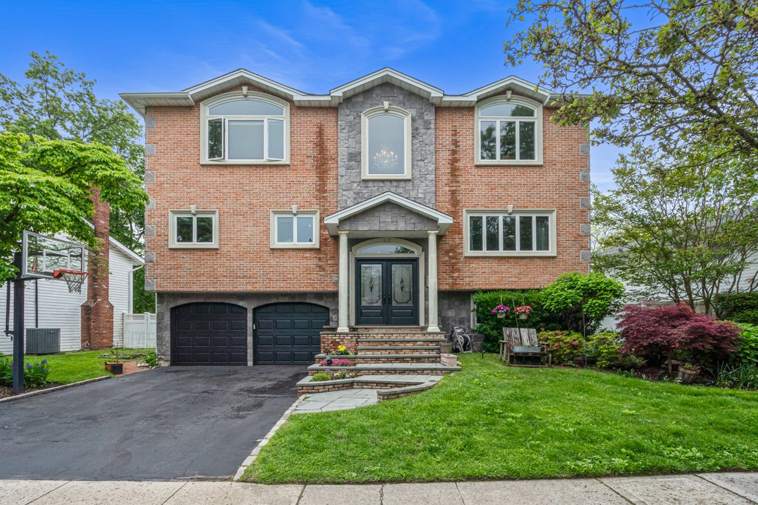 House in Port Washington, New York, United States 1 - 15648030