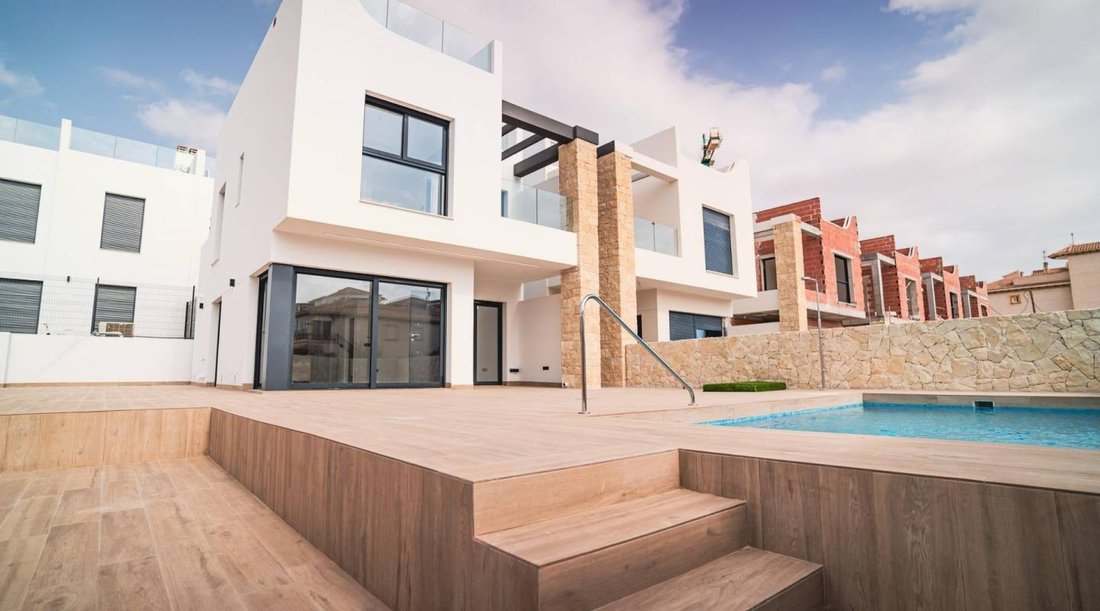 Villa in Orihuela, Valencian Community, Spain 1 - 15645485