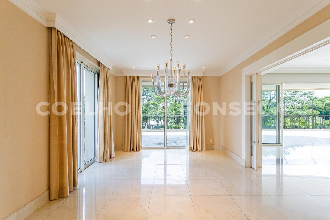 Condo in São Paulo, State of São Paulo, Brazil 1 - 15646021