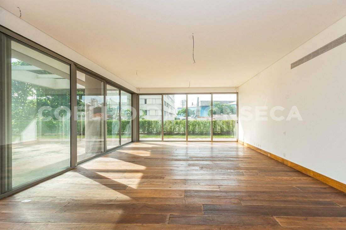 Condo in São Paulo, State of São Paulo, Brazil 5 - 15646081