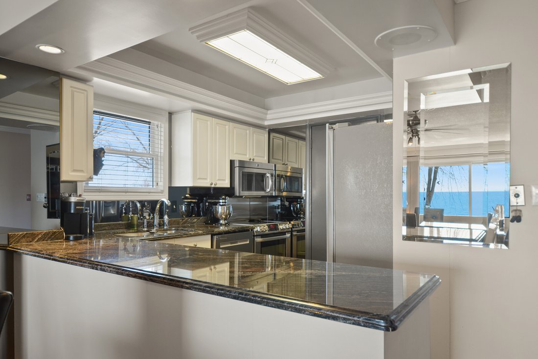 Condo in Orillia, Ontario, Canada 3 - 15647986