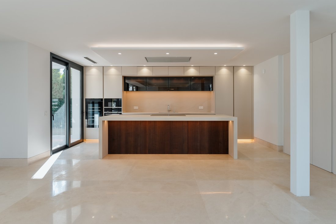 Villa in Marbella, Andalusia, Spain 5 - 15652424
