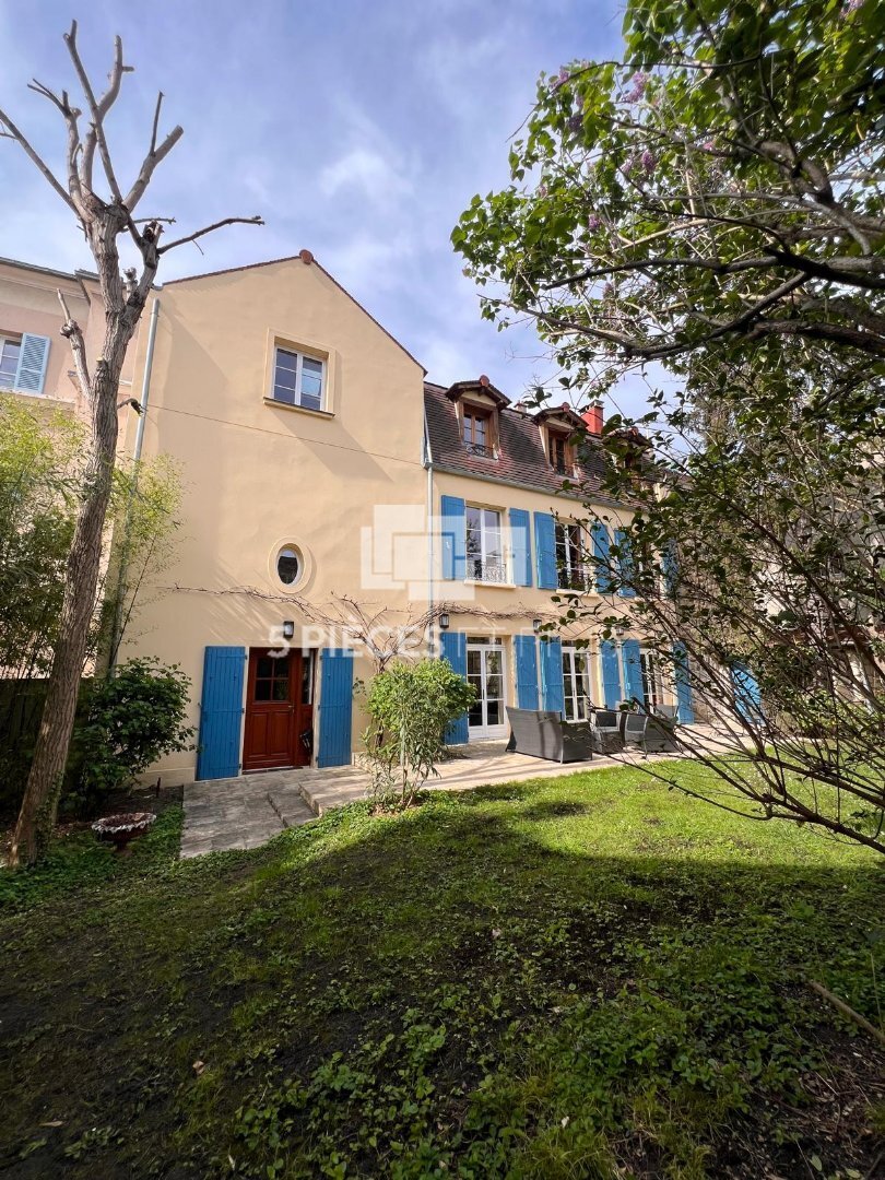House in Centre Ville, Rueil-Malmaison, France 1 - 15648327