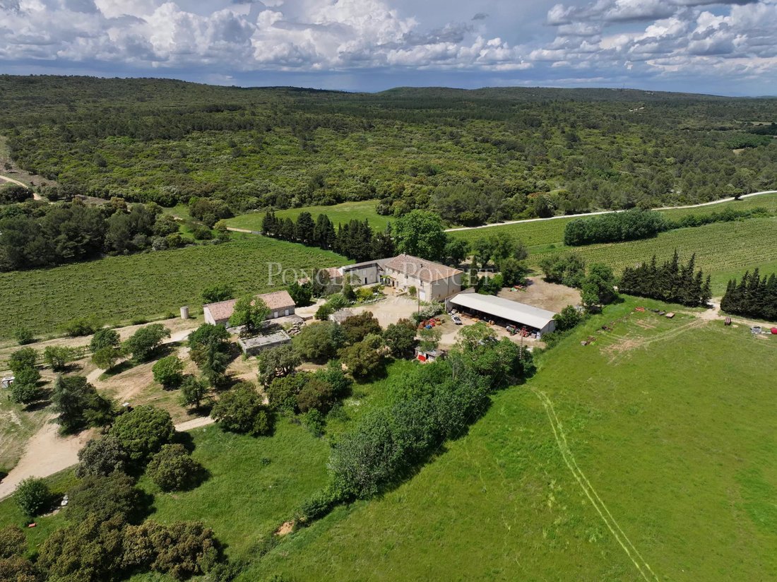 Estate in Capouchiné, Nimes, France 4 - 15644941