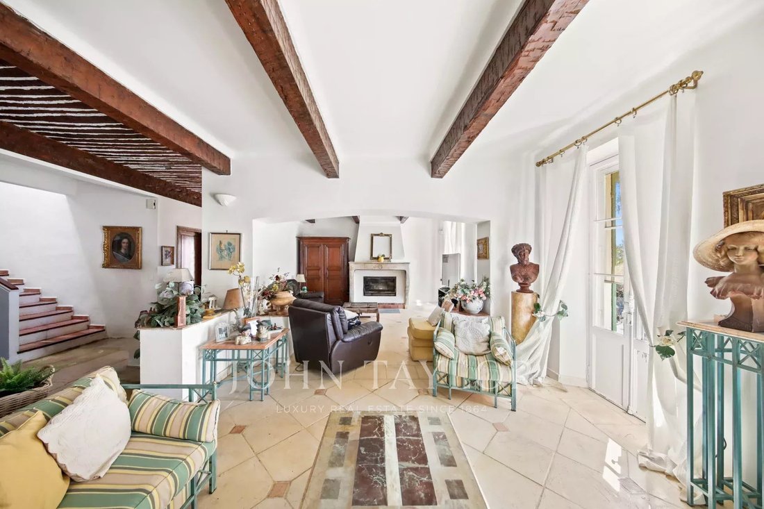 House in La Londe-les-Maures, Provence-Alpes-Côte d'Azur, France 4 - 15643733