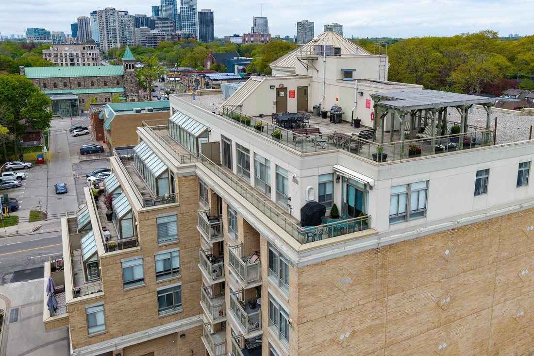 Condo in Toronto, Ontario, Canada 3 - 15647981