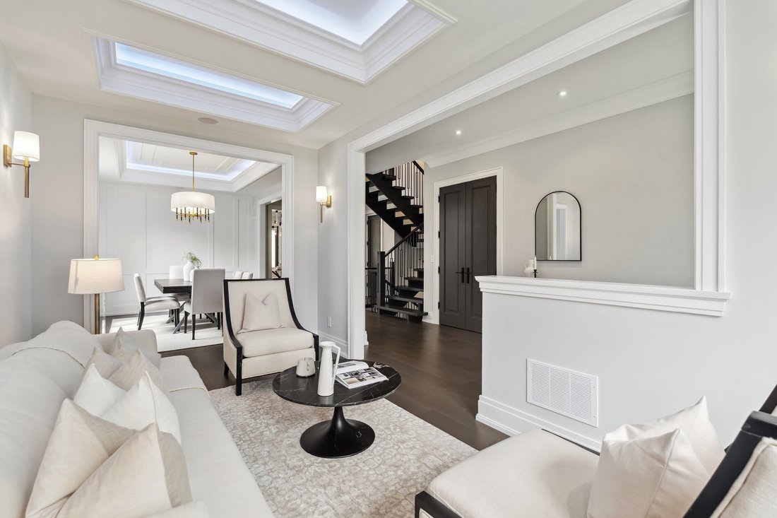 House in Toronto, Ontario, Canada 5 - 15643522