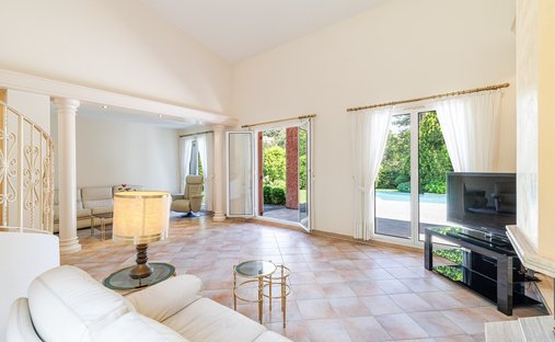 House in Villeneuve-Loubet, Provence-Alpes-Côte d'Azur, France 1