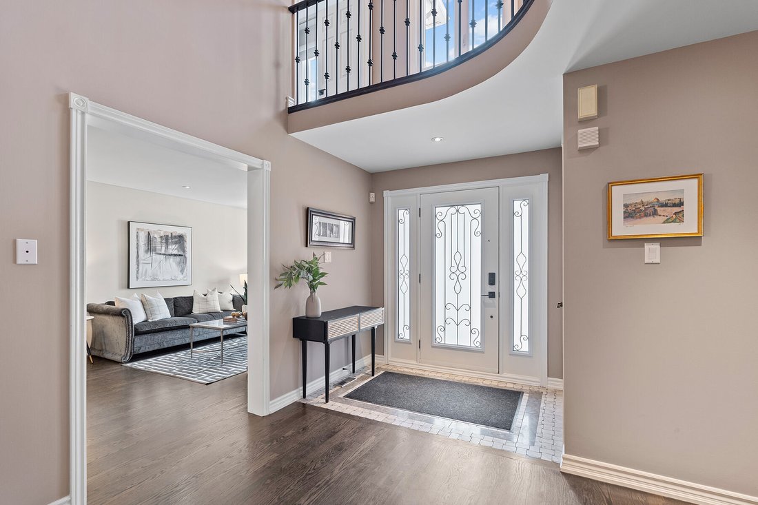 House in Vaughan, Ontario, Canada 3 - 15644095