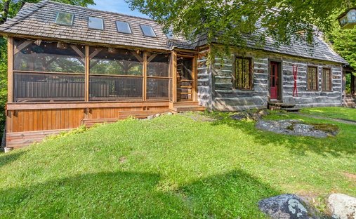 House in Mont-Tremblant, Quebec, Canada 1