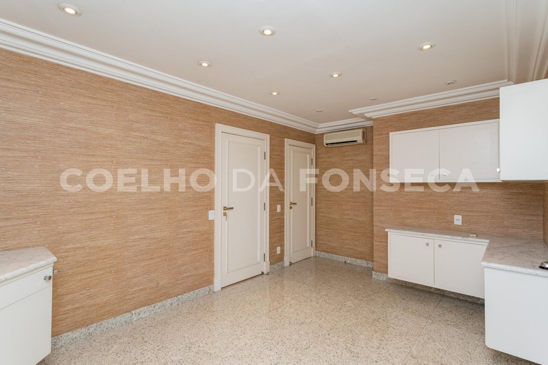 Condo in São Paulo, State of São Paulo, Brazil 5 - 15646021