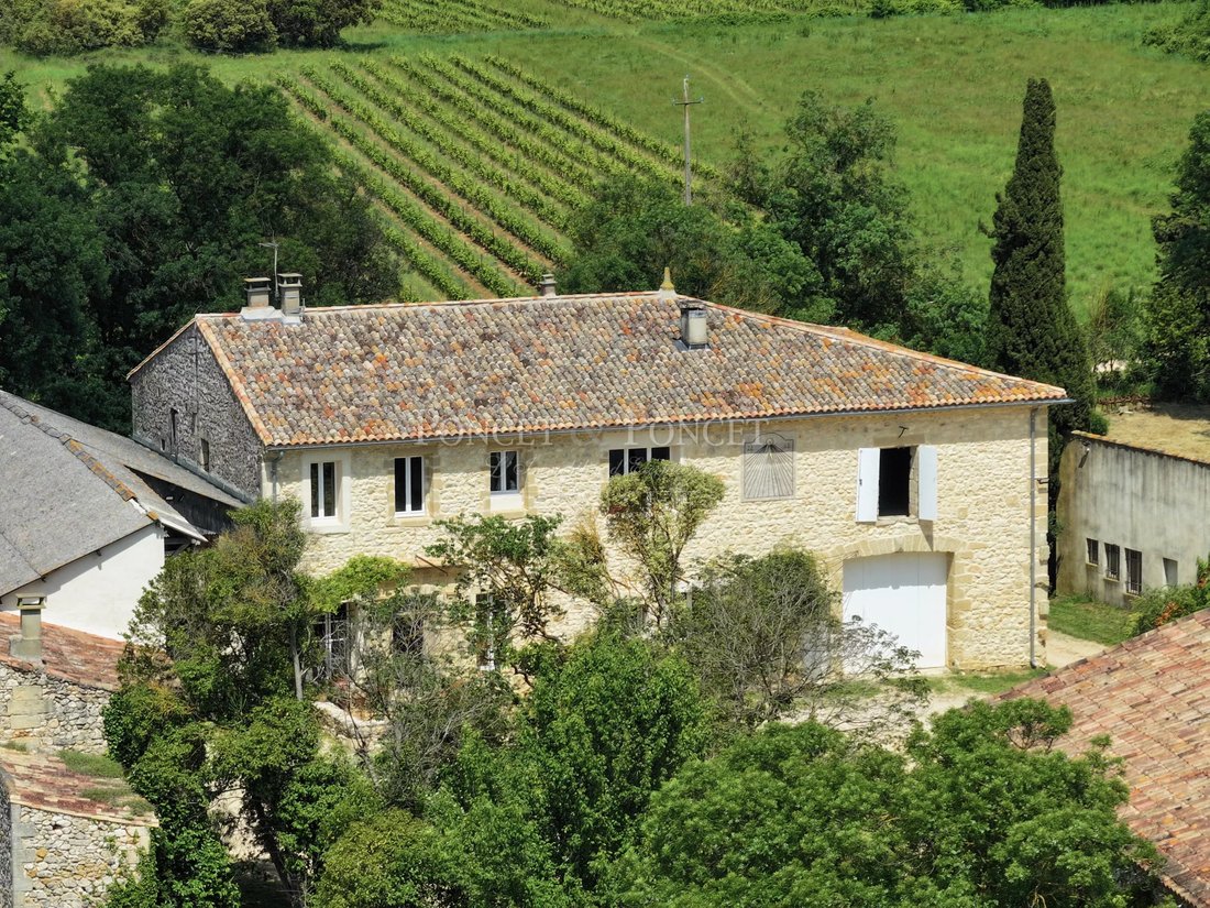 Estate in Capouchiné, Nimes, France 1 - 15644941