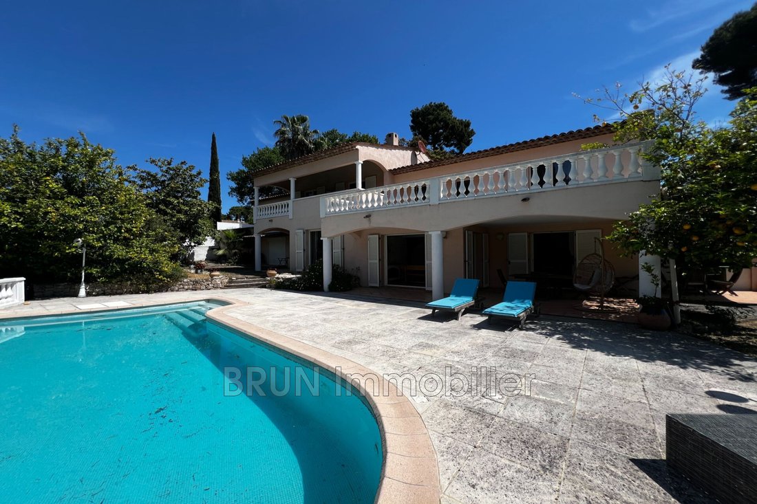 Villa in Saint Maymes-Lauvert, Antibes, France 3 - 15646767