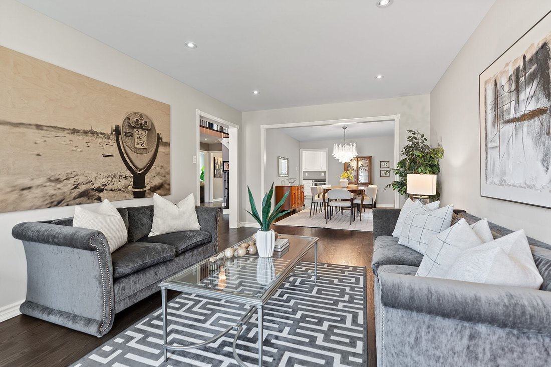 House in Vaughan, Ontario, Canada 5 - 15644095