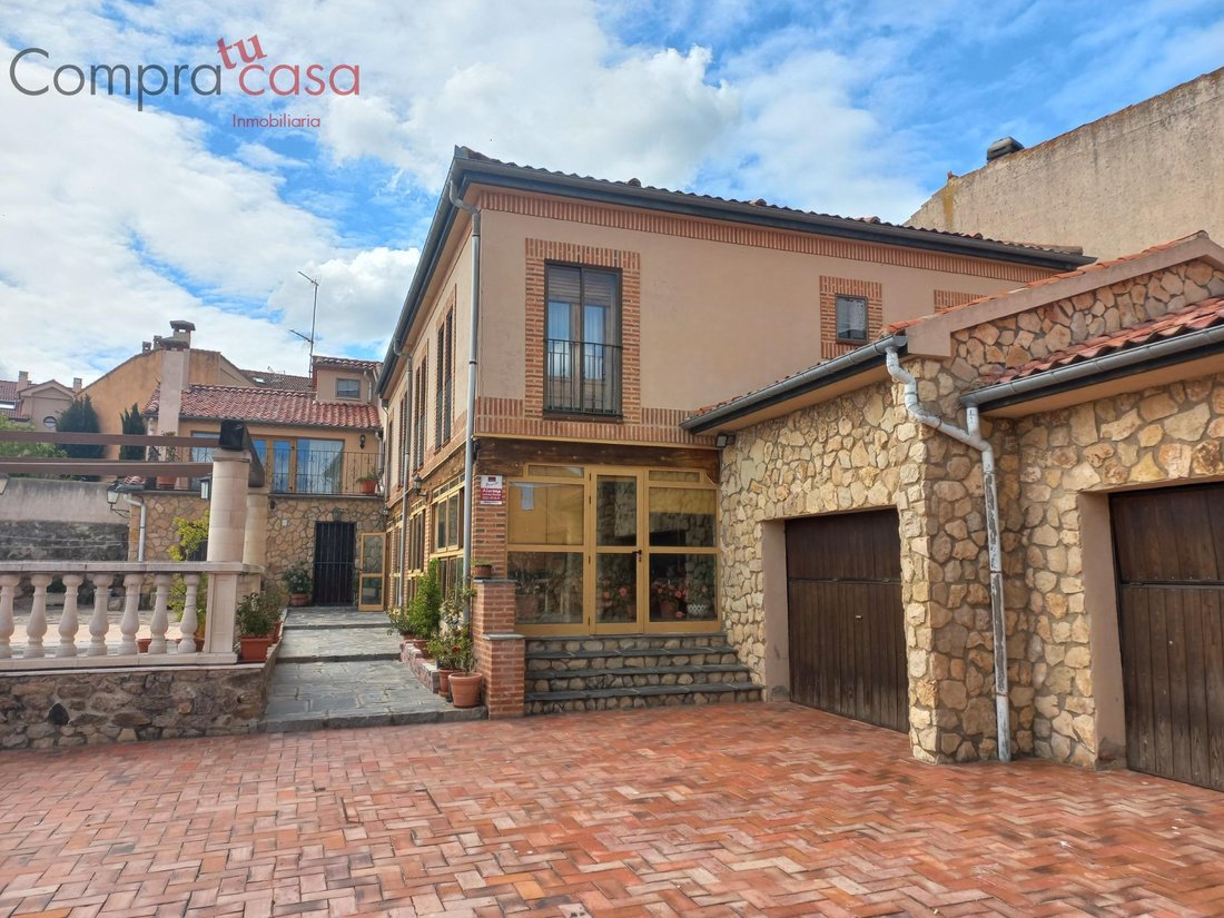 Villa in Torrecaballeros, Castile and Leon, Spain 2 - 15609331