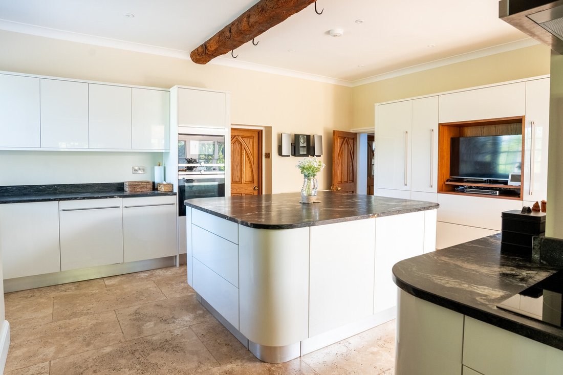 Farm Ranch in Shell, Himbleton, England 3 - 15644983