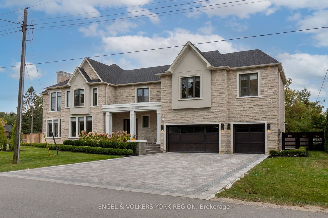 Designer Home In Exclusive Pocket In King City, Ontario