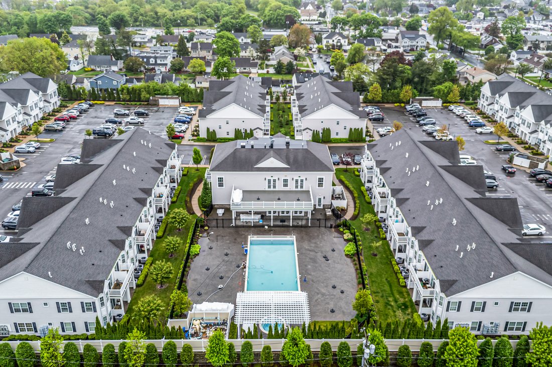Condo in Seaford, New York, United States 2 - 15642910