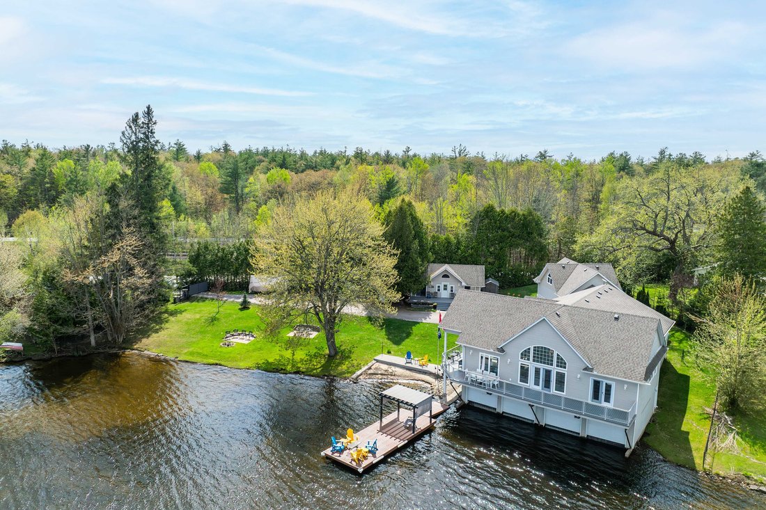 House in Severn Bridge, Ontario, Canada 1 - 15643513