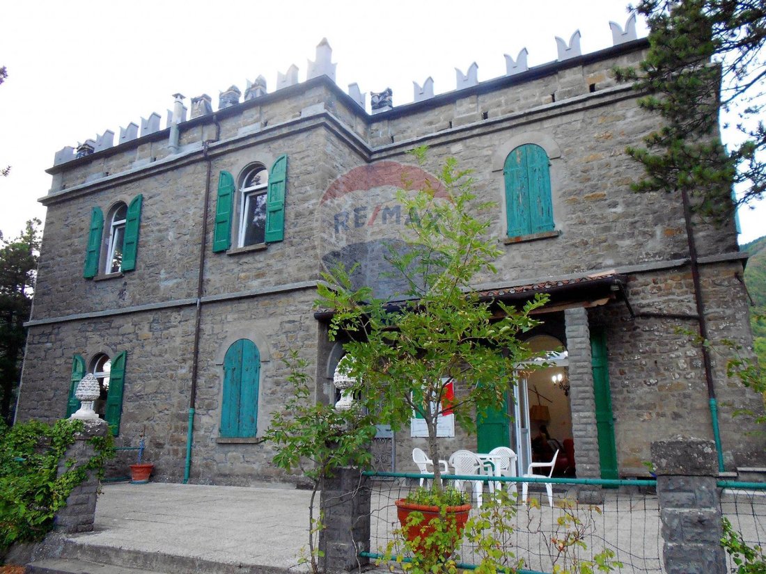 Whispers of the 13th Century: A Mountain-Enthroned Castle Awaits in Emilia-Romagna’s Emerald Wilds