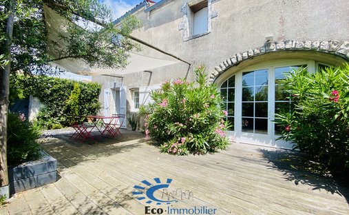 House in Nord, Nieul-sur-Mer, France 1