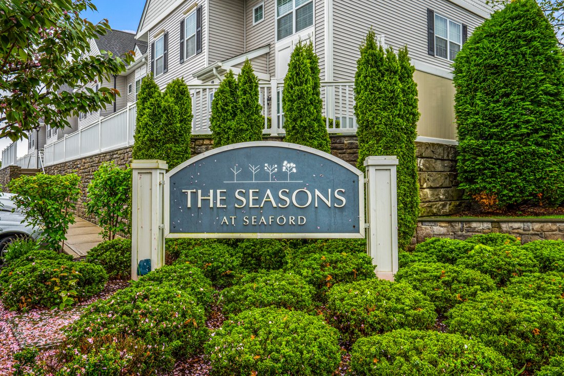 Condo in Seaford, New York, United States 3 - 15642910