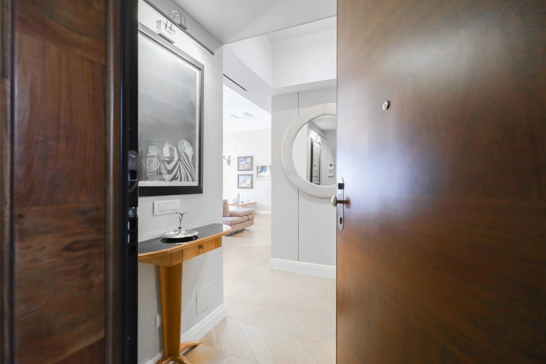 Apartment in Centrale, Milan, Italy 2 - 15651403