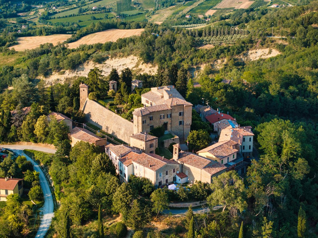 Monteleone’s Whisper: A Castle Where Time Stands Still in Emilia-Romagna’s Golden Hills