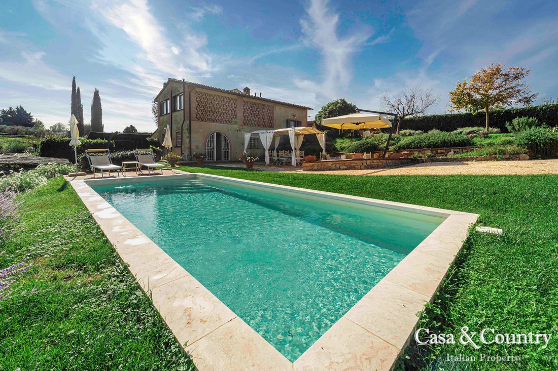 Villa in San Gimignano, Tuscany, Italy 2 - 14928072