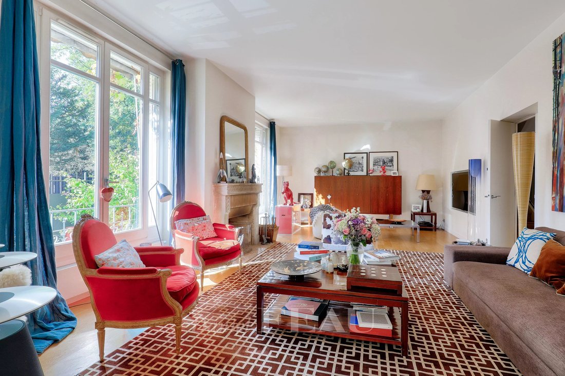 House in Saint-Cloud, Ile-de-France, France 3 - 15643790