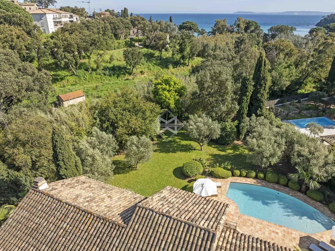 Villa in Le Lavandou, Provence-Alpes-Côte d'Azur, France 3 - 15653113