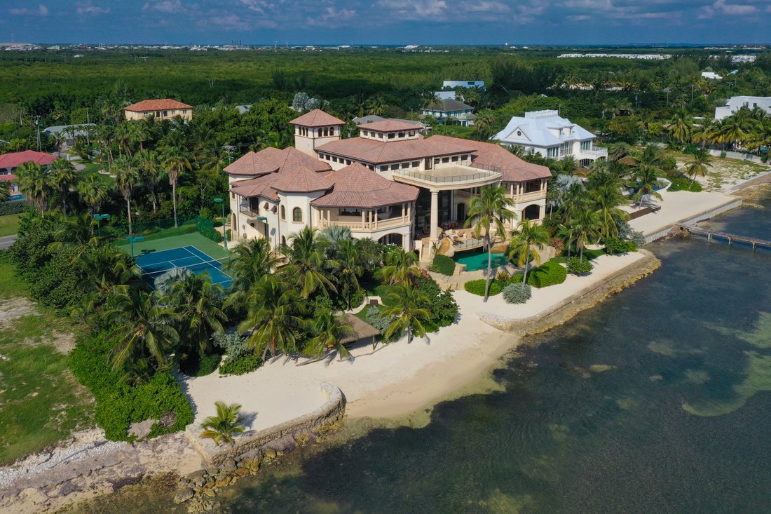 House in George Town, George Town, Cayman Islands 3 - 1005908
