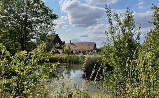 Farm Ranch in Unverre, Centre-Val de Loire, France 1