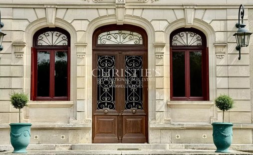 Vienne Department (86) 19th And 20th Century Chateau 345 Acres Of Land