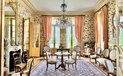 Vienne Department (86) 19th And 20th Century Chateau 345 Acres Of Land