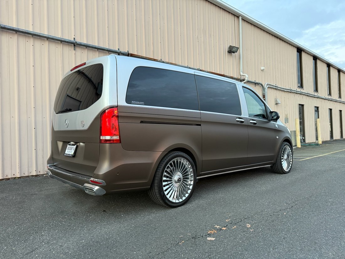 Limousine in Mount Laurel Township, New Jersey, United States 3 - 15654942